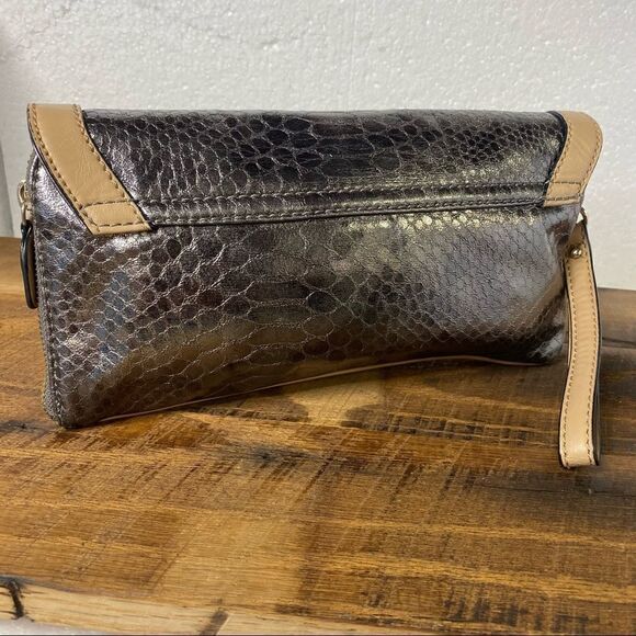 Guess Metallic Clutch Pewter Purse with strap - Picture 4 of 7